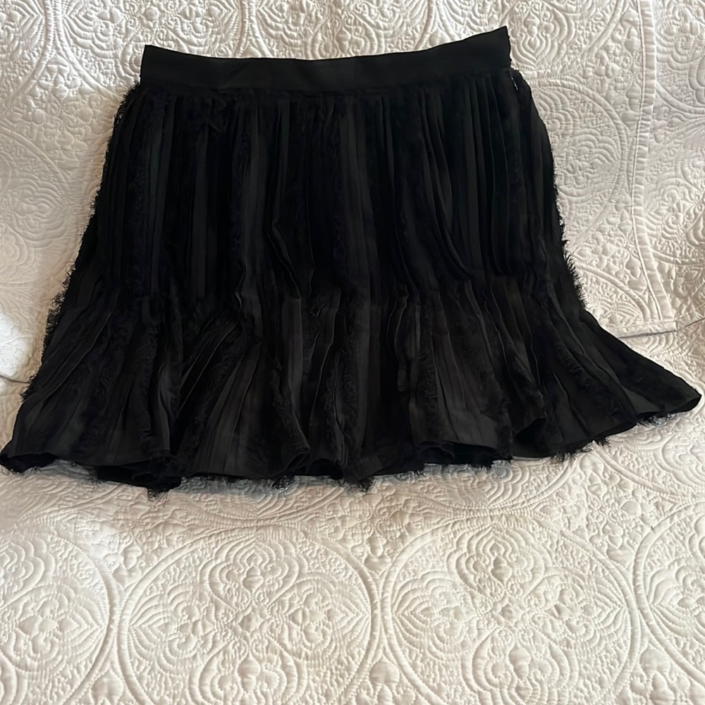 H&M skirt, size 8,‎ NWT